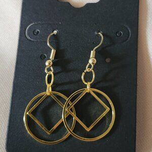 ye-Catching Geometric Earrings